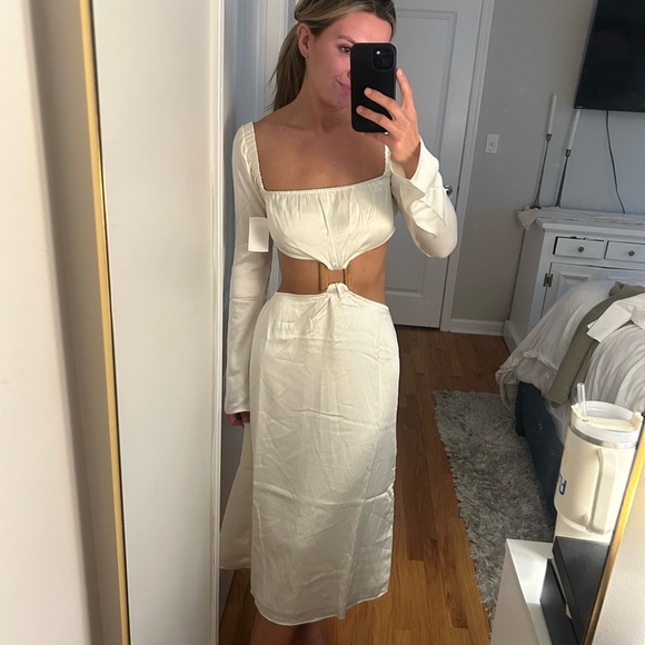NWT We wore what white dress Cut Out Midi in Whisper White size medium! - Picture 8 of 16